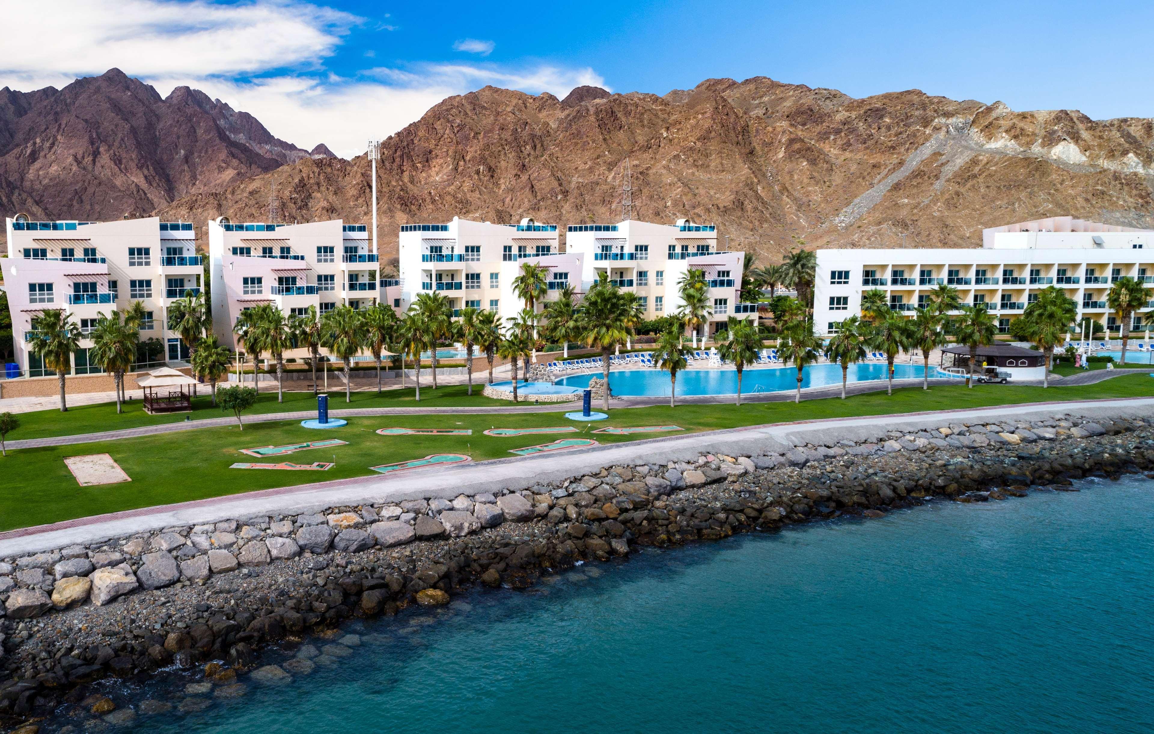 Radisson Blu Resort, Эль-Фуджайра Экстерьер фото The Cove Rotana Resort