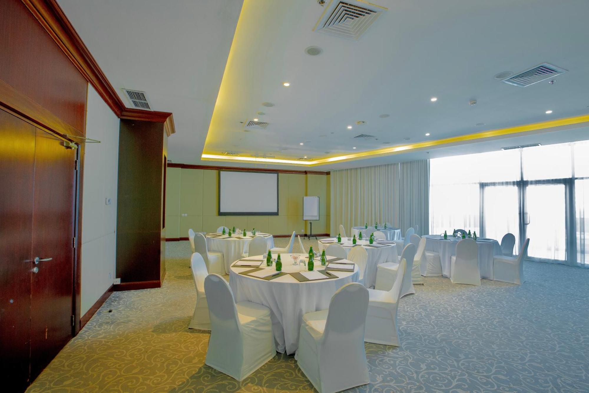 Radisson Blu Resort, Эль-Фуджайра Экстерьер фото Meeting room