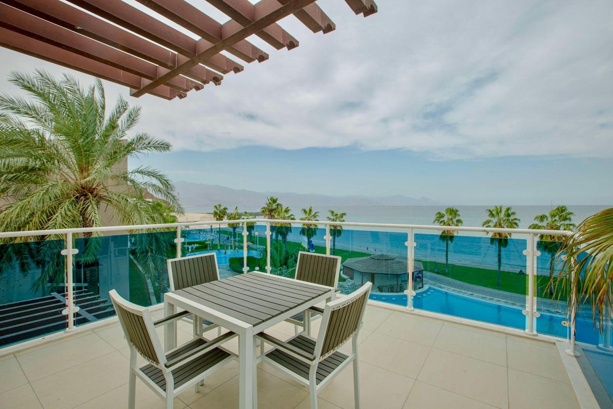 Radisson Blu Resort, Эль-Фуджайра Экстерьер фото